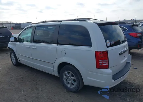 2010 Chrysler Town & Country Touring from USA, damaged, VIN 2A4RR5D13AR115593